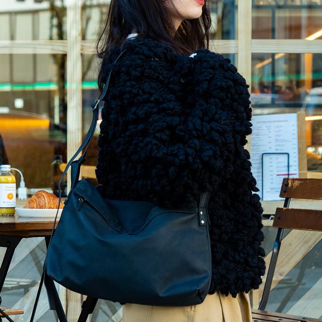 シャロ—フラップ ショルダーバッグ