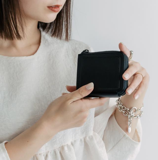 Rename グロッシーレザー モノクローム ウォレット