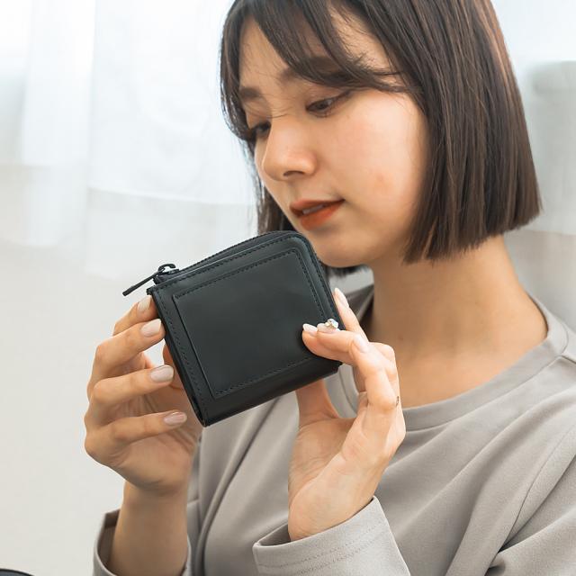 Rename グロッシーレザー モノクローム ウォレット