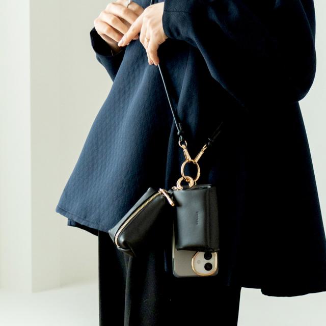 Rename 本革 マルチ ポーチ 