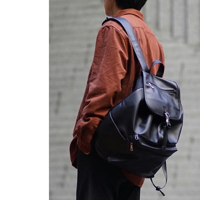 【インフルエンサー こーせ＆ぬこカップルコラボ】Rename フェイクレザー  ギャザーデザイン バックパック