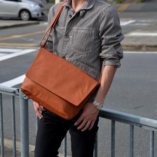 Rename roots ショルダーバッグ