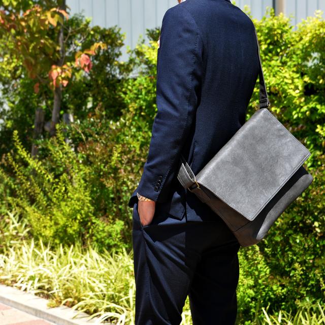 Rename roots ショルダーバッグ