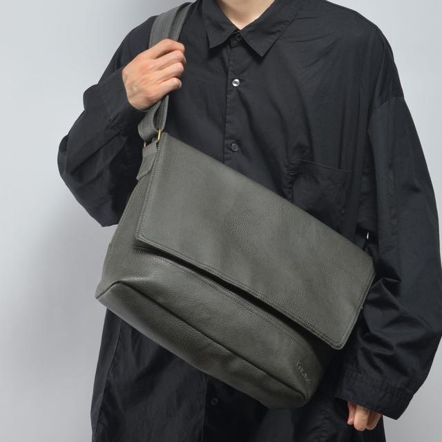 Rename roots ショルダーバッグ