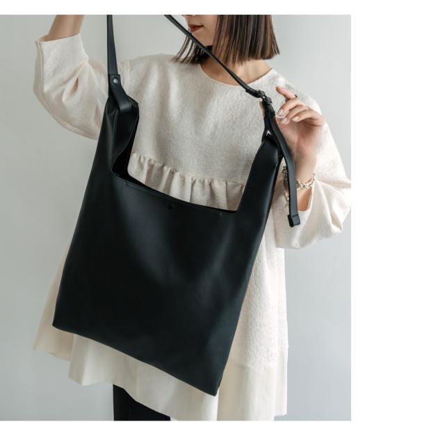 Rename フェイクレザー2wayショルダー付きマルシェバッグ 