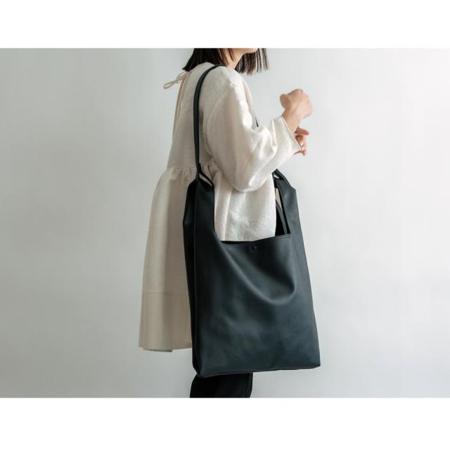 Rename フェイクレザー2wayショルダー付きマルシェバッグ 