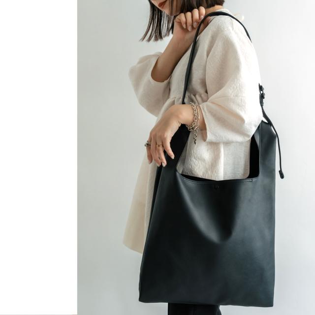 Rename フェイクレザー2wayショルダー付きマルシェバッグ 