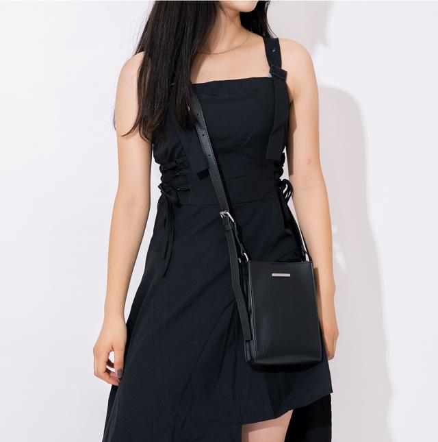 Rename 本革 スクエア ショルダーバッグ 