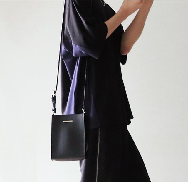 Rename 本革 スクエア ショルダーバッグ 