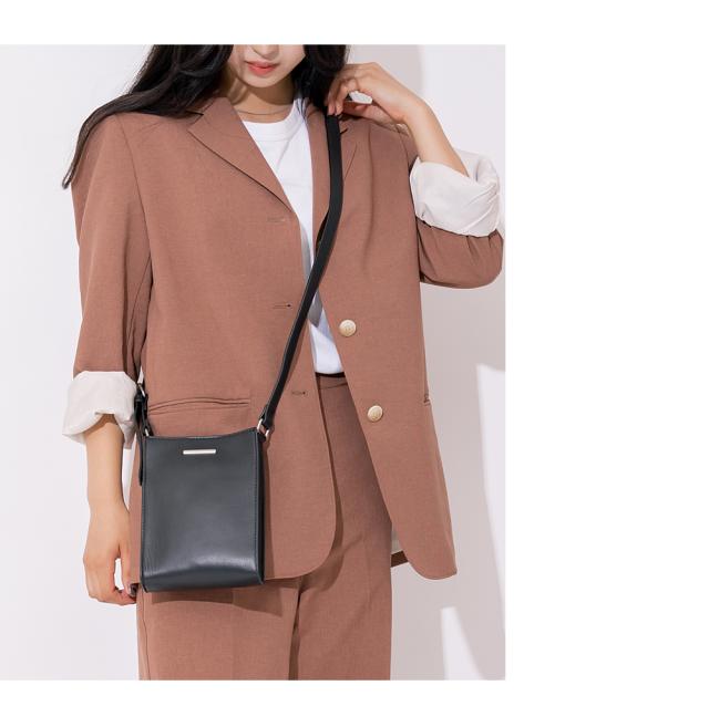 Rename 本革 スクエア ショルダーバッグ 