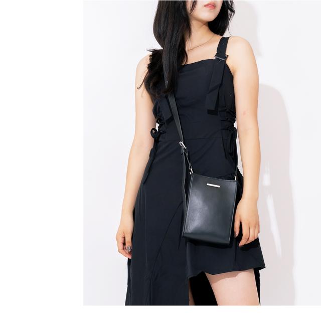 Rename 本革 スクエア ショルダーバッグ 