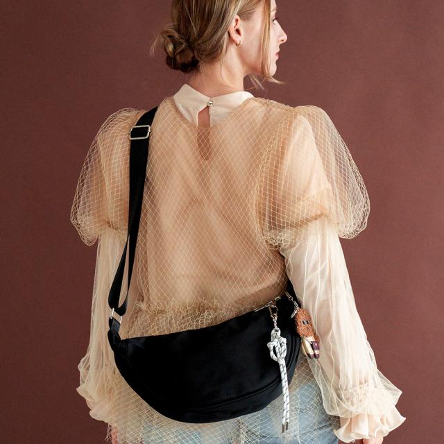 Rename  ハーフムーン クロスボディバッグ 