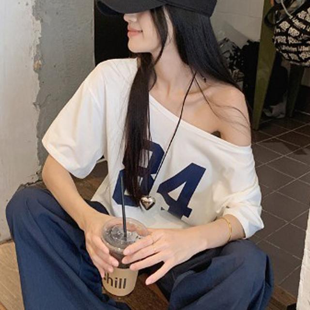 オフショルダー Tシャツ