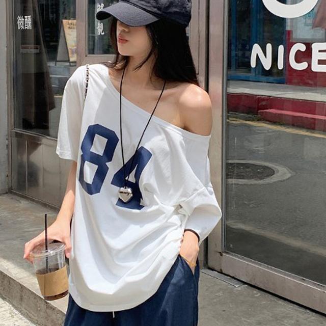 オフショルダー Tシャツ