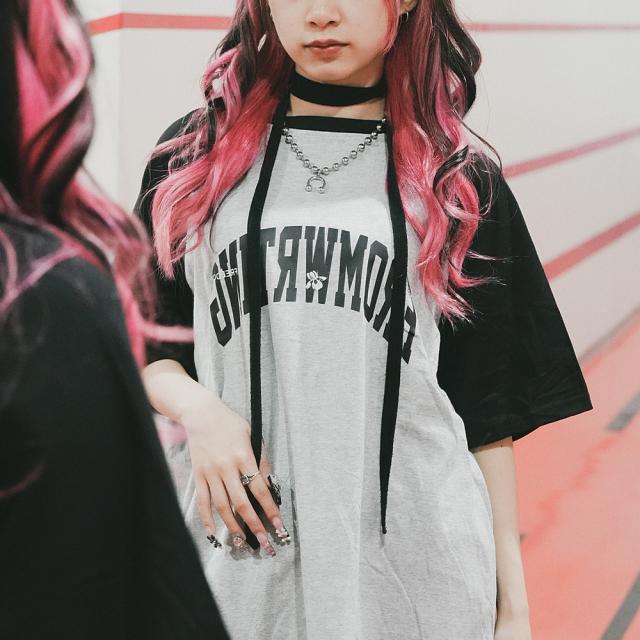 カレッジロゴ オーバーサイズ シック Tシャツ