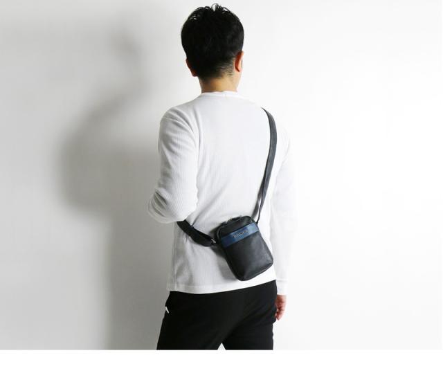 POLICE ミニショルダーバッグ PA-66002