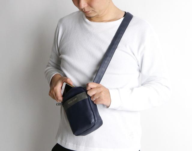 POLICE ミニショルダーバッグ PA-66002