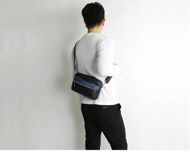 POLICE ショルダーバッグ PA-66005