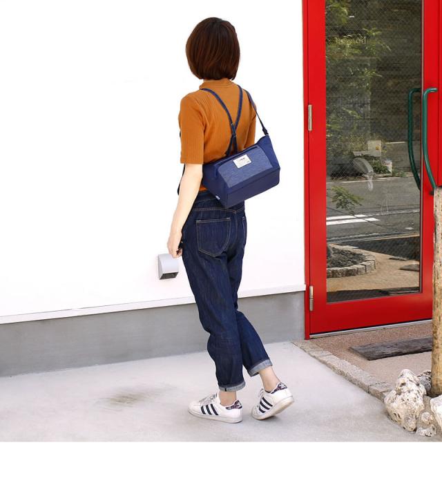 moz バナナ型ミニショルダーバッグ