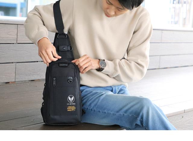 AVIREX (アヴィレックス) REGLESS (リグレス)シリーズ ボディバッグ AX2200