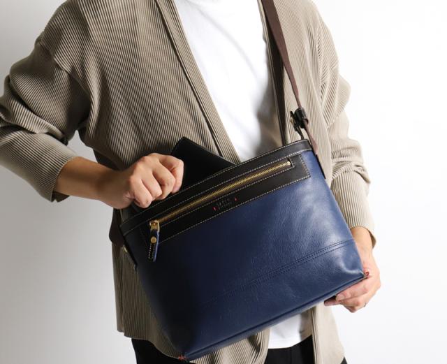 TAKEO KIKUCHI (タケオキクチ) マンチェスターシリーズ ショルダーバッグ 705162