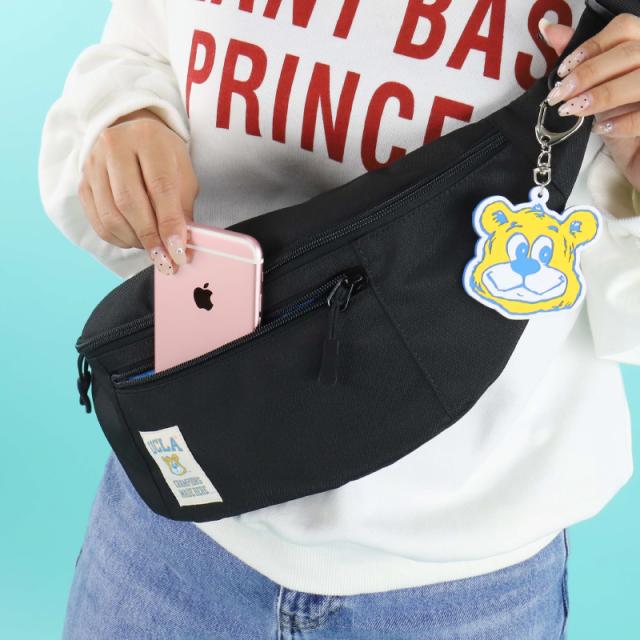 UCLA (ユーシーエルエー) ボディバッグ