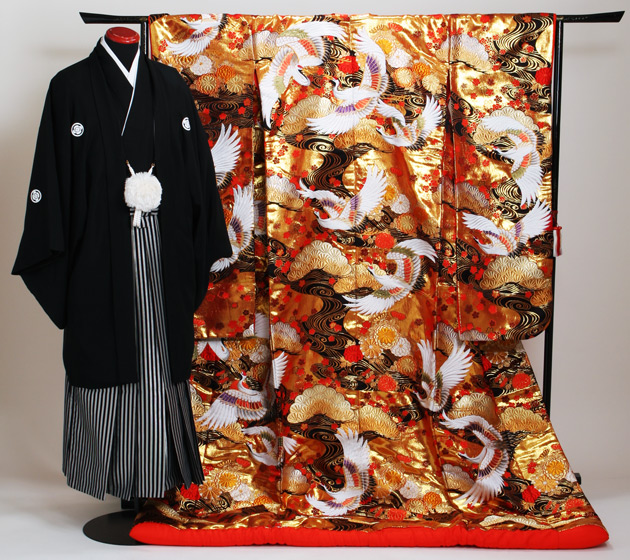 打掛 レンタル 色打掛 黒色 飛車流水松 NT-827 送料無料 打掛 レンタル 色打掛 黒色 飛車流水松 NT-827 送料無料の通販はau PAY