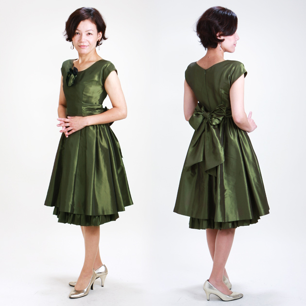 パーティードレスレンタル