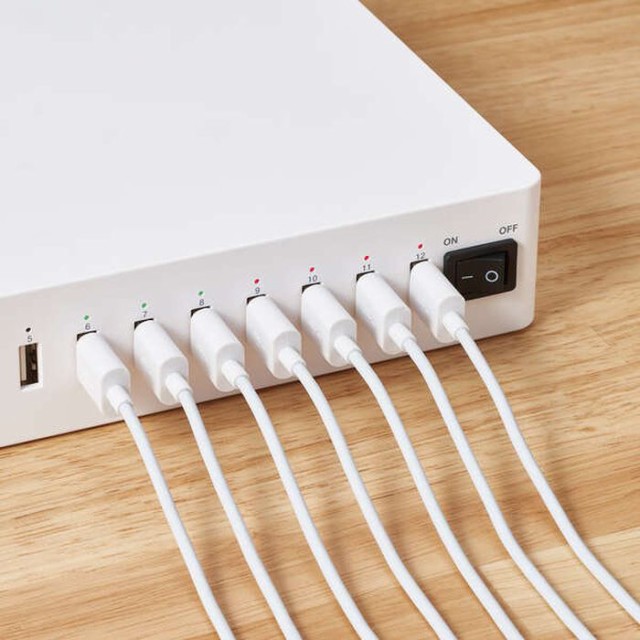 在庫HOT 多ポートAC充電器 USB機器 ホワイト エレコム MPA-ACSC01WHの通販はau PAY マーケット - ドレスマ|商品ロットナンバー:497552122 144W Aポート×12 最大12台 急速充電 スマホ タブレット 超特価定番