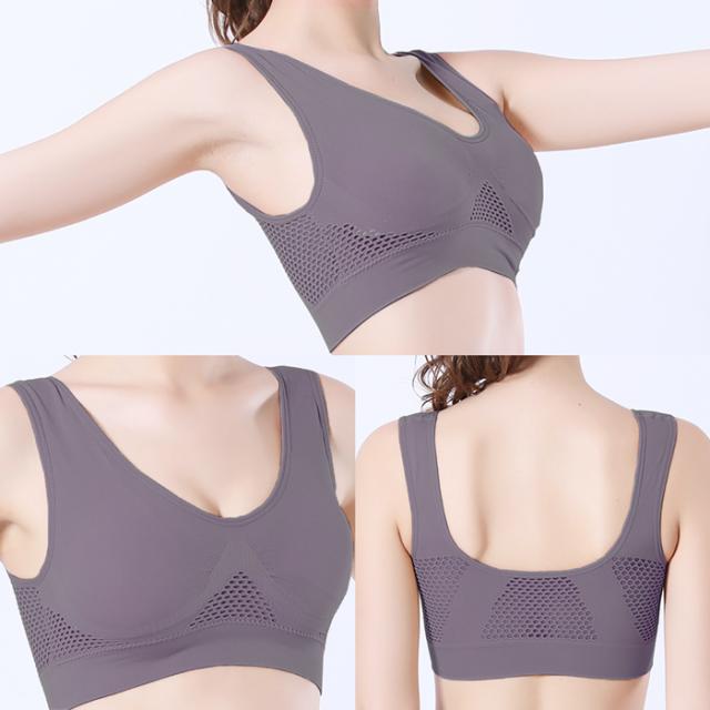 しっかりフィットする快適フィットのスポーツブラ