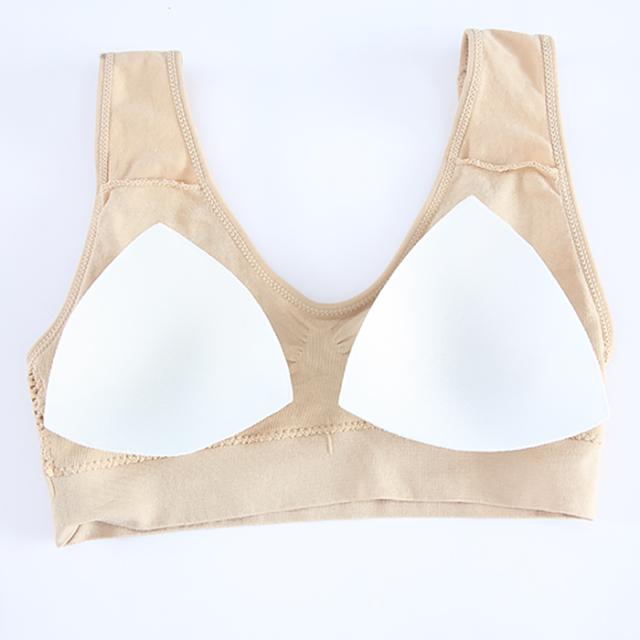 しっかりフィットする快適フィットのスポーツブラ