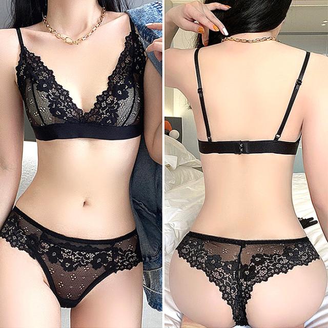 透ける総レースのブラジリアンショーツ