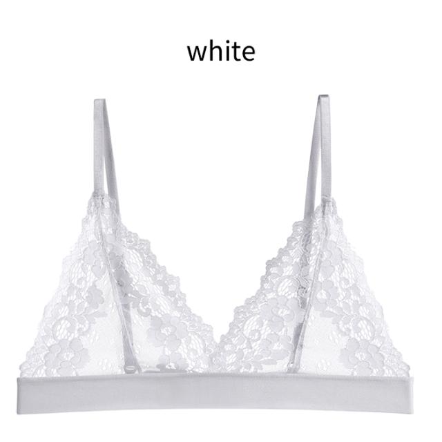 抜け感あるおしゃれを楽しむ。ゆるっと可愛い、レースの三角ブラ