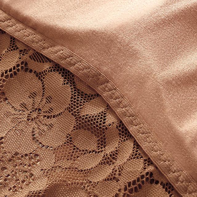 レースタンクトップ