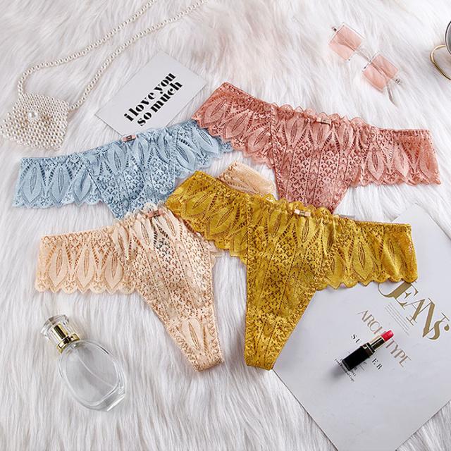 透け感レースで大人可愛く、後ろ姿まで魅力的なTバック