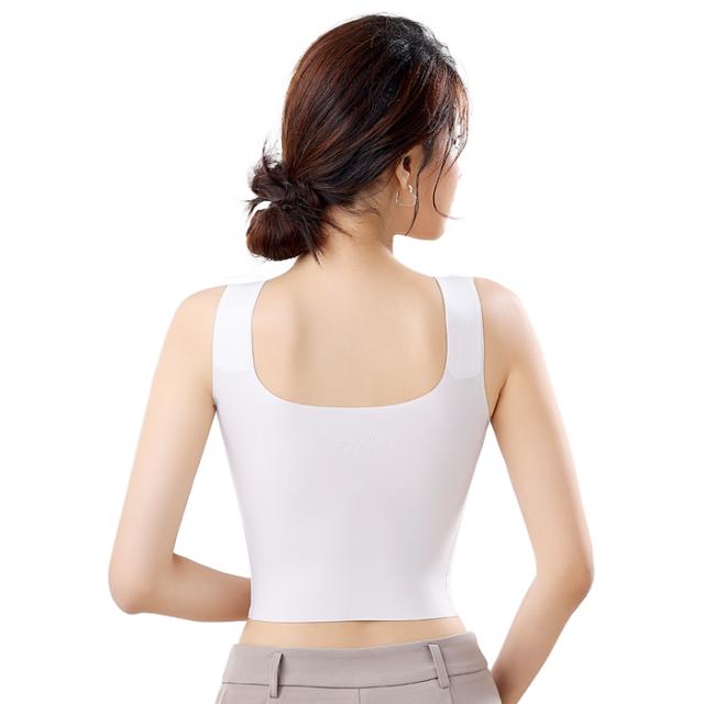 自然な美シルエット。着るだけでキレイに見えるシームレスタンク