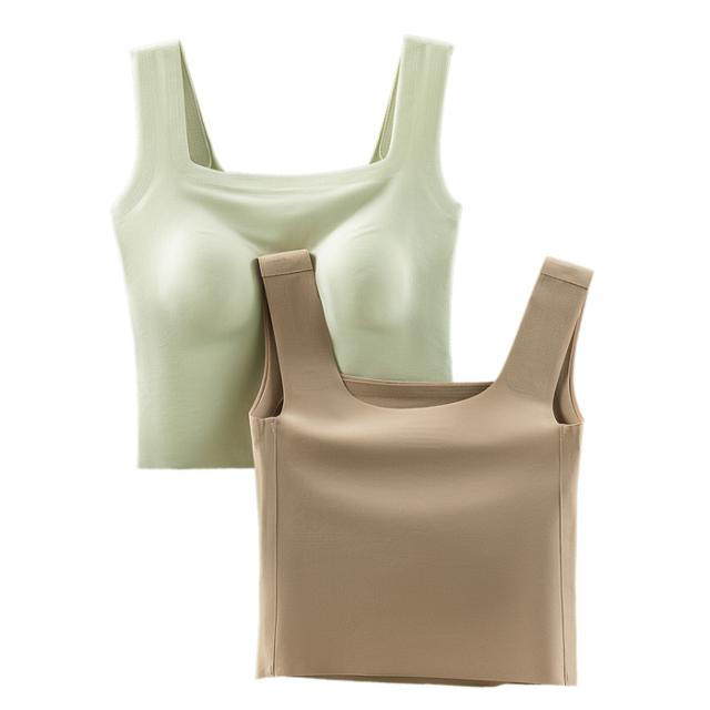 自然な美シルエット。着るだけでキレイに見えるシームレスタンク