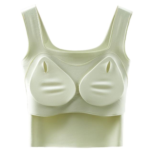 自然な美シルエット。着るだけでキレイに見えるシームレスタンク