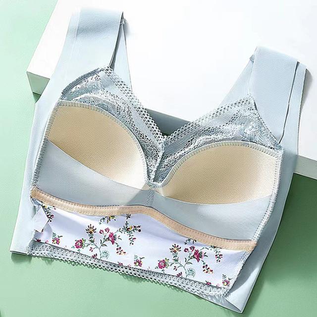 花柄＆透けるレースで可愛さアップ！楽な付け心地シームレスブラ