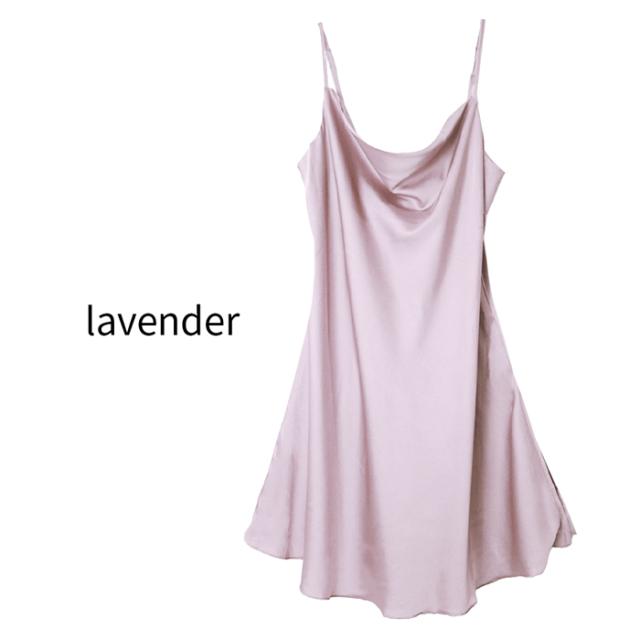 艶めくサテン セクシーなスリット入りシンプルスリップ