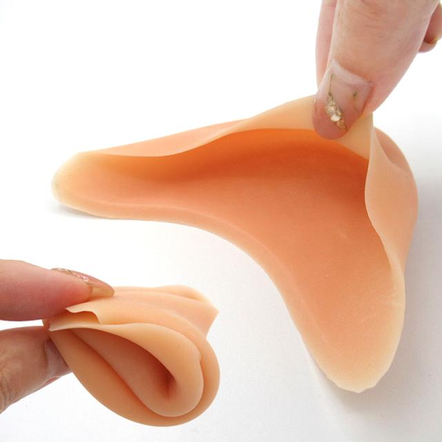 長時間のレッスンも快適。シリコンの衝撃吸収でつま先を守る