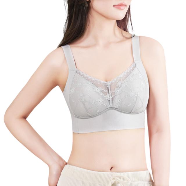 毎日着たくなる、シームレス×花柄レースのノンワイヤーブラ