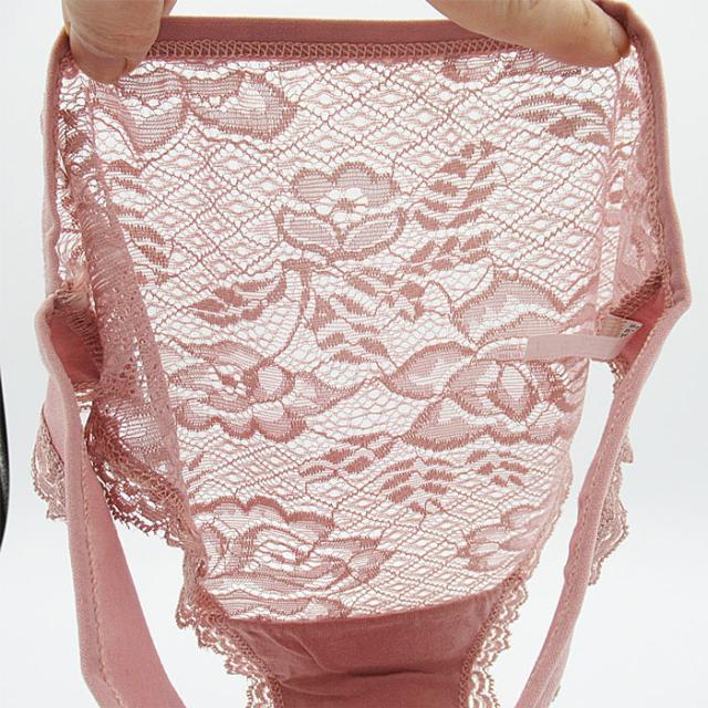 前面は綿素材で後面はセクシーなストレッチレースのショーツ