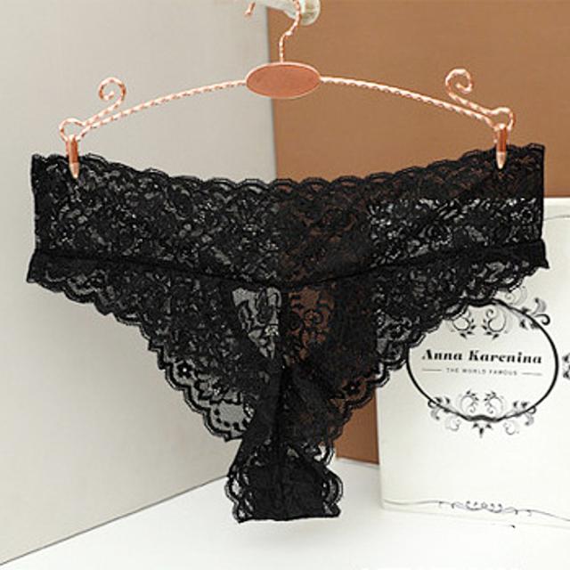 オープンバックデザインがセクシーな総レースTバック