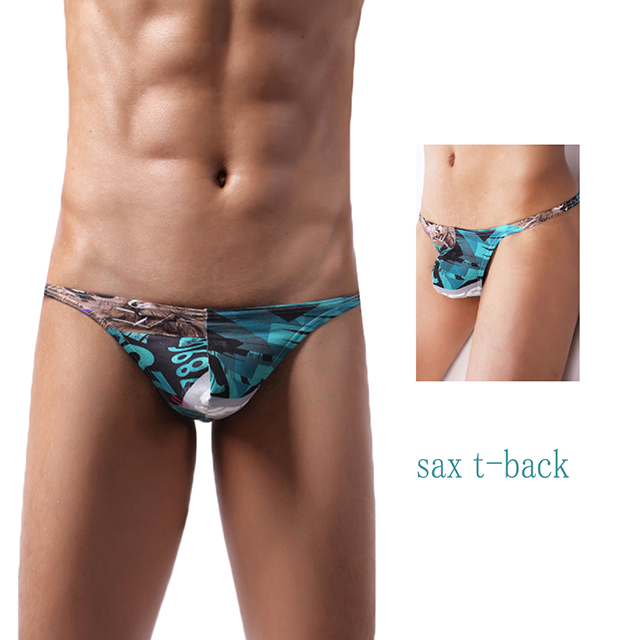 sax色のTバックを穿いた男性