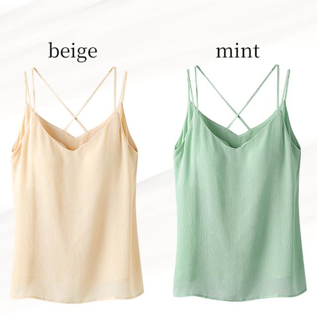 カップ付き美シルエット。ふんわり揺れるシアーキャミ