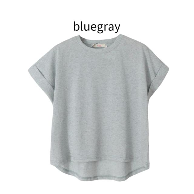 普段着Tシャツ。折り返し袖とゆったりシルエットでこなれ感