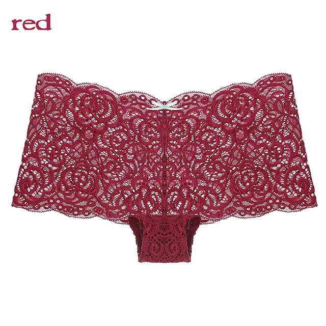 赤色のヒップハングショーツ