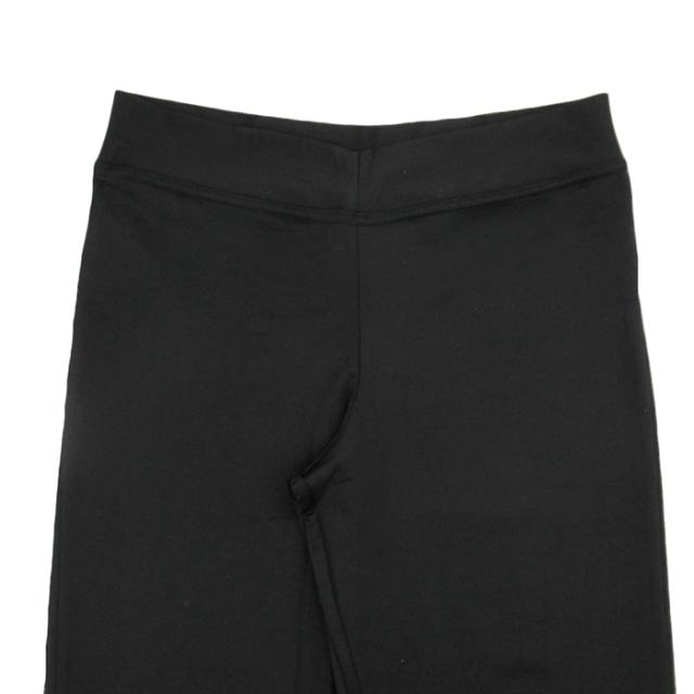 裾広がりのフレアパンツで美シルエット 動きやすいダンスパンツ