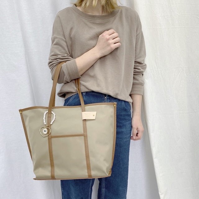 新入荷 サマンサタバサ カラーズ シュエット Colors Chouette 配色 ナイロン シンプル 対応 ハンドバッグ トートバッグ レディース 大きめ 好評 Arnabmobility Com 新入荷 サマンサタバサ カラーズ シュエット Colors Chouette 配色 ナイロン シンプル 対応 ハンドバッグ トートバッグ レディース 大きめ 好評 Arnabmobility Com
